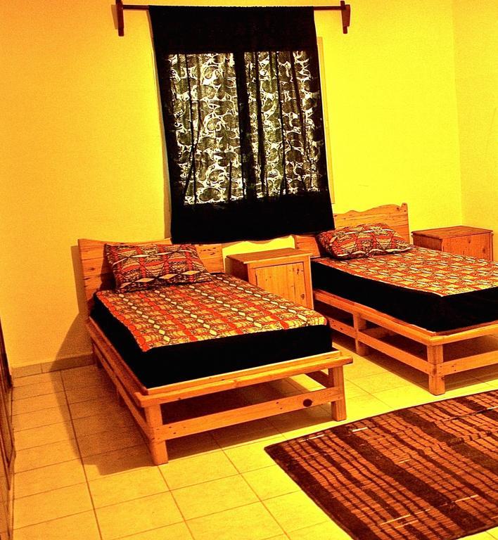 Ker Jahkarlo Hotel Yoff Room photo