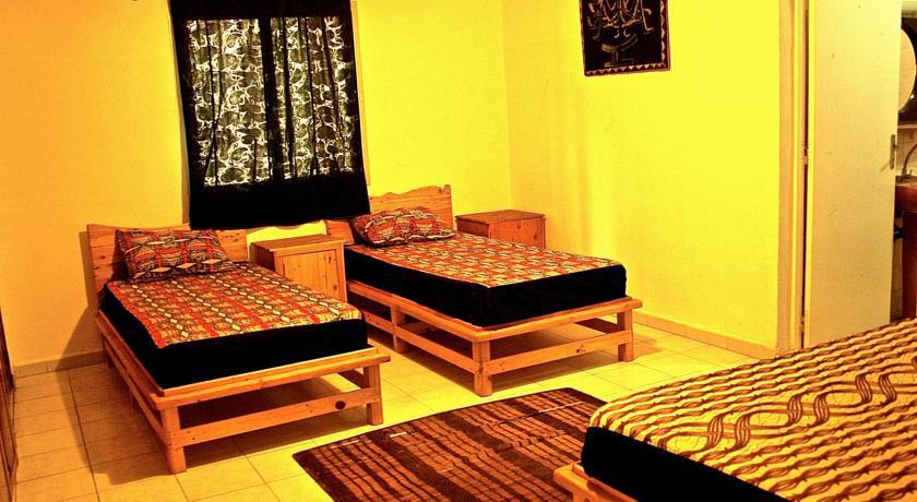 Ker Jahkarlo Hotel Yoff Room photo