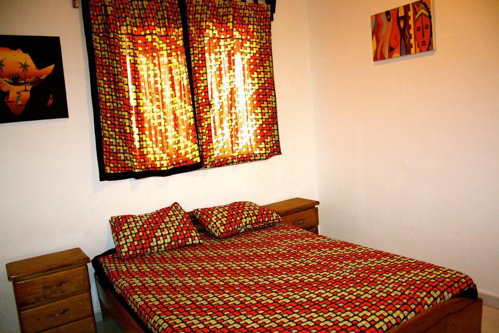 Ker Jahkarlo Hotel Yoff Room photo