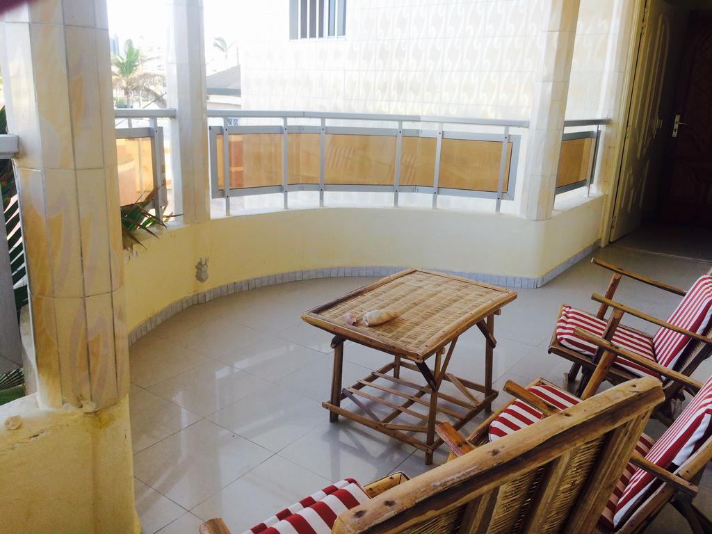 Ker Jahkarlo Hotel Yoff Exterior photo
